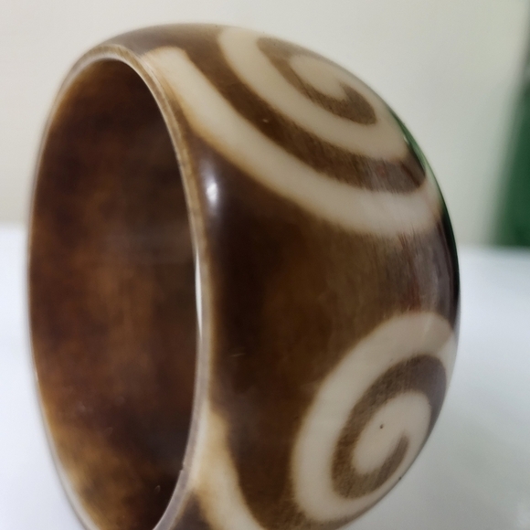 Vintage Two tone Swirl Chunky BOHO Bangle - Picture 5 of 8